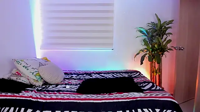 aldrinwhite online show from 10-28-25, 03:58