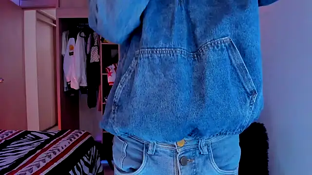 aldrinwhite online show from 12-19-25, 03:41