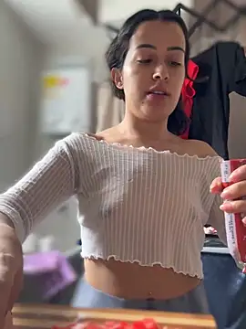 saribelcute online show from 10-18-25, 03:13