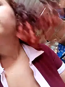 Snapshot of Mommy-Hot chatting on 10-19-25, 07:47 Mommy-Hot online show from 10-19-25, 07:47