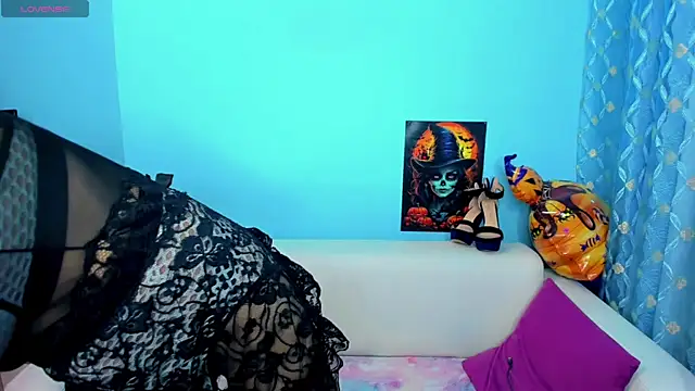 LindaaLu online show from 11-12-25, 02:12