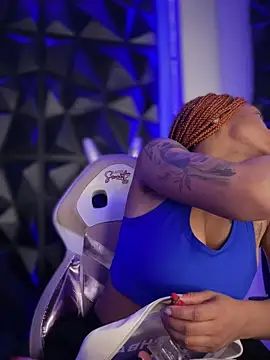 Melany Williams online show from 11-30-25, 01:15