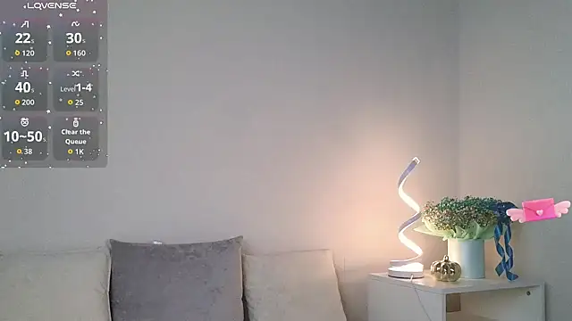 chloi hes online show from 10-25-25, 10:23