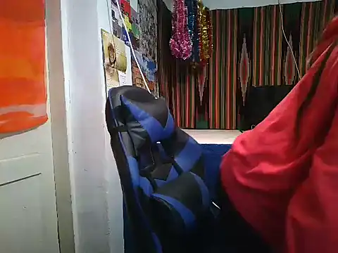 Cora Maro online show from 11-30-25, 10:36