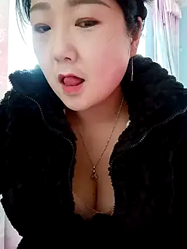 Snapshot of AHL756 chatting on 01-21-25, 02:11 AHL756 online show from 01-21-25, 02:11