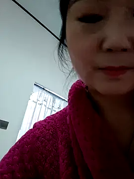 Snapshot of AHL756 chatting on 02-18-25, 04:04 AHL756 online show from 02-18-25, 04:04