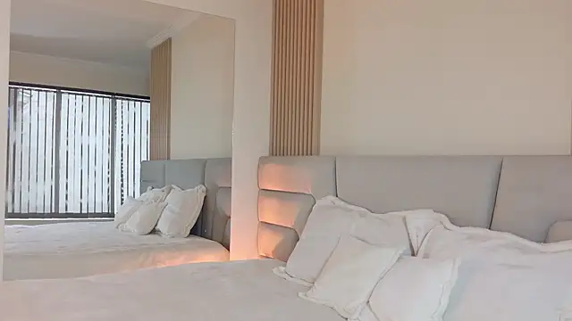 Snapshot of Zoe_Benson chatting on 10-20-25, 01:55 Zoe Benson online show from 10-20-25, 01:55