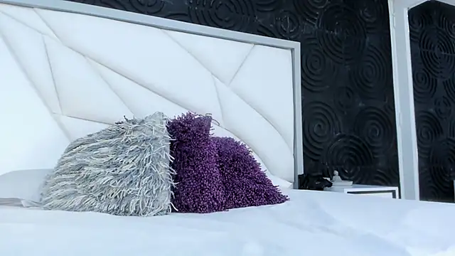 AbigailWilliams  online show from 10-16-25, 11:22