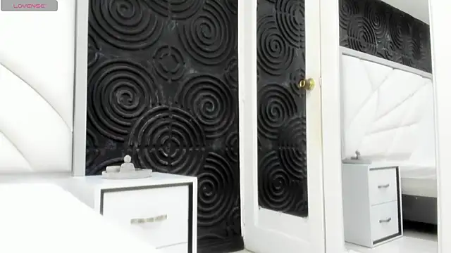 AbigailWilliams  online show from 11-17-25, 11:16