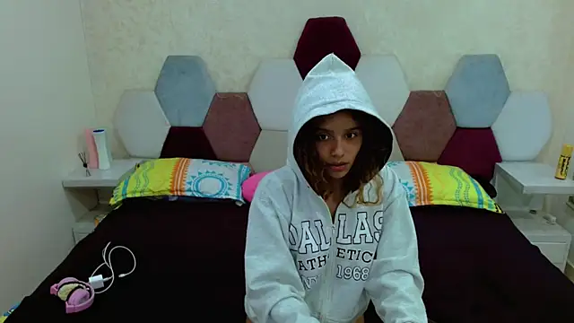 charlotte 0309 online show from 03-06-25, 04:08