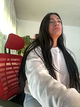 Snapshot of emmily_d chatting on 11-18-25, 06:23 emmily d online show from 11-18-25, 06:23