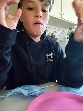 LorenRosse online show from 10-13-25, 04:34