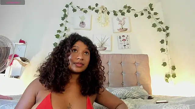 Snapshot of sara_sophieee chatting on 02-26-25, 02:48 sara sophieee online show from 02-26-25, 02:48