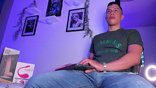 Snapshot of ThomsEvery_ chatting on 01-29-25, 01:05 ThomsEvery online show from 01-29-25, 01:05