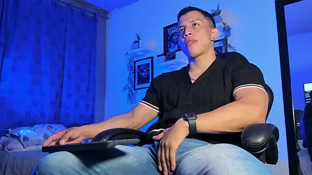 Snapshot of ThomsEvery_ chatting on 11-13-25, 11:47 ThomsEvery online show from 11-13-25, 11:47