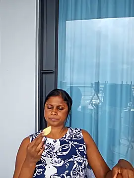 Snapshot of Sensual_indian7 chatting on 03-10-25, 09:53 Sensual indian7 online show from 03-10-25, 09:53