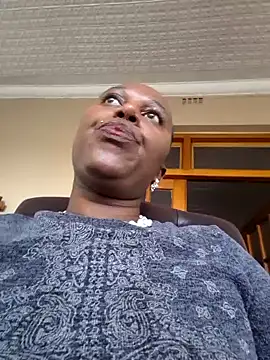 Snapshot of YourDreamLady22 chatting on 02-04-25, 12:44 YourDreamLady22 online show from 02-04-25, 12:44