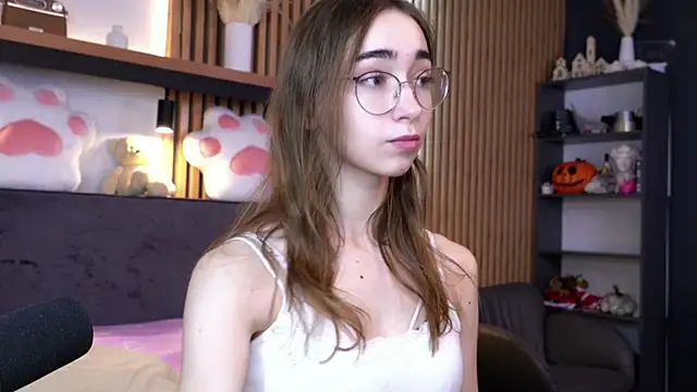 PollyBeev online show from 11-07-25, 07:30