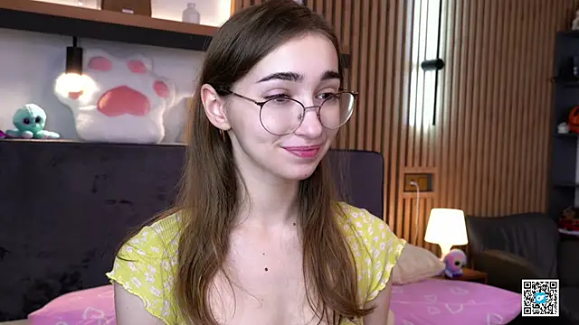 PollyBeev online show from 11-08-25, 06:46