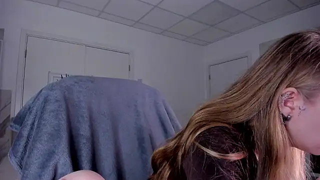 MiaMews online show from 01-31-26, 10:30