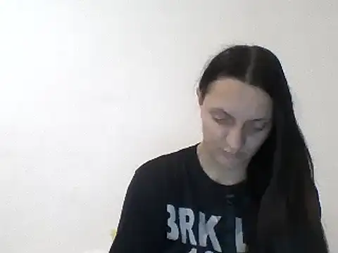 Snapshot of Vimed19 chatting on 12-18-24, 05:52 Vimed19 online show from 12-18-24, 05:52