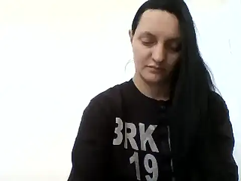 Snapshot of Vimed19 chatting on 02-19-25, 02:23 Vimed19 online show from 02-19-25, 02:23