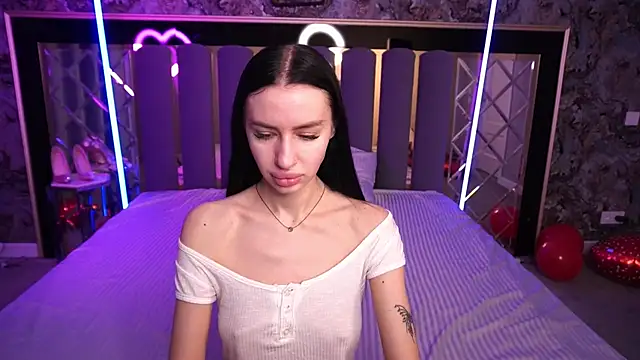 Snow WhiteeeX online show from 02-07-26, 06:39