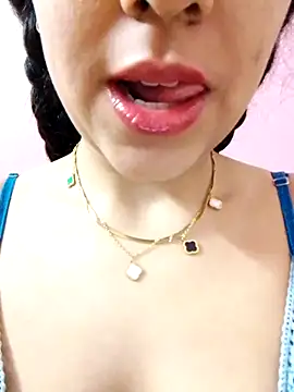 Snapshot of Ghazal_Arab21 chatting on 02-01-25, 01:34 Ghazal Arab21 online show from 02-01-25, 01:34