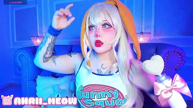 AHRI LEE online show from 01-19-25, 01:43