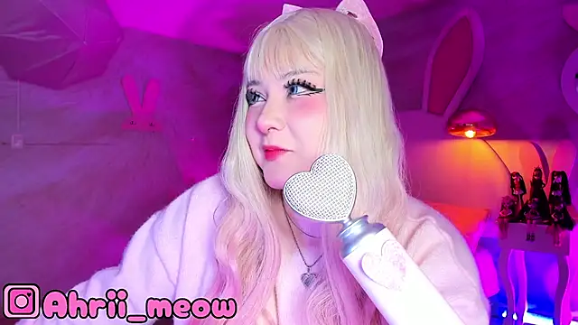 AHRI LEE online show from 09-17-25, 04:14