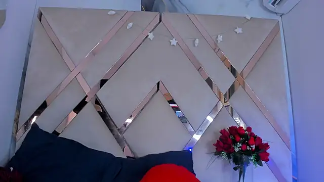 ninaht online show from 11-05-25, 09:04