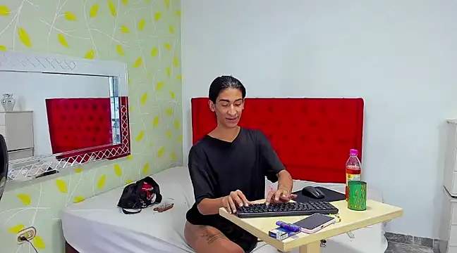SofiaNaugthyxTS online show from 12-24-24, 12:44