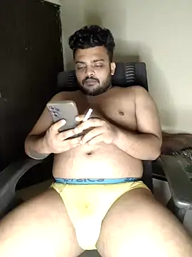 Snapshot of Mr_Handsome_hunk chatting on 01-06-25, 10:05 Mr Handsome hunk online show from 01-06-25, 10:05