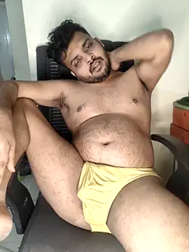 Snapshot of Mr_Handsome_hunk chatting on 10-12-25, 12:42 Mr Handsome hunk online show from 10-12-25, 12:42