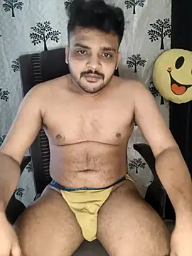 Snapshot of Mr_Handsome_hunk chatting on 11-06-25, 06:14 Mr Handsome hunk online show from 11-06-25, 06:14