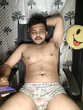 Snapshot of Mr_Handsome_hunk chatting on 11-15-25, 03:30 Mr Handsome hunk online show from 11-15-25, 03:30