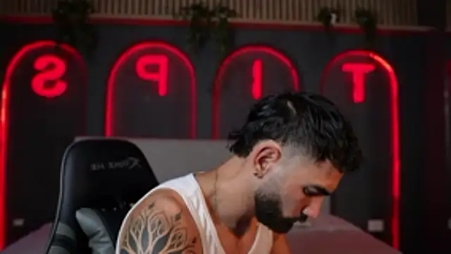 Austin bolt online show from 11-25-25, 03:28