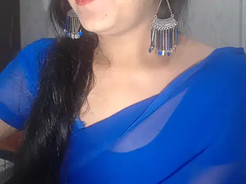 Snapshot of Indianstreamm chatting on 12-18-24, 04:53 Indianstreamm online show from 12-18-24, 04:53