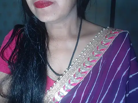 Snapshot of Indianstreamm chatting on 02-27-25, 10:15 Indianstreamm online show from 02-27-25, 10:15