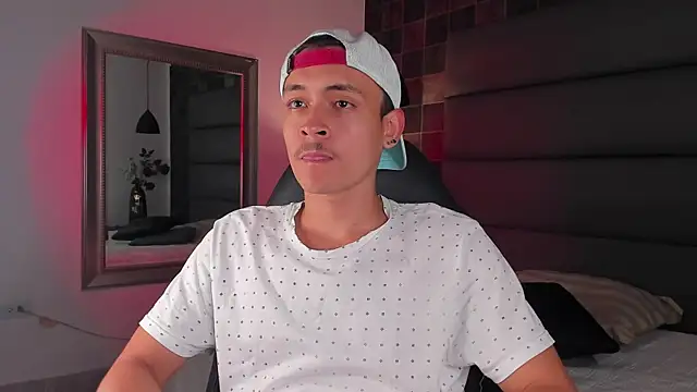 Desmon Clark online show from 01-02-25, 03:15