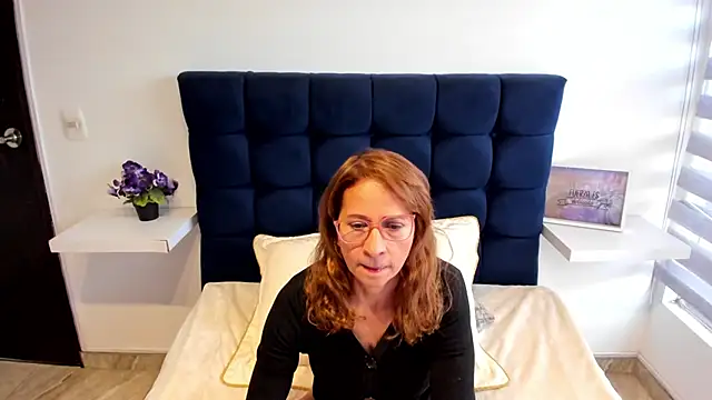 MARGOT WHISPER online show from 01-15-25, 12:15