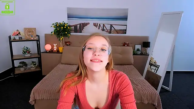 LayriantaVee online show from 03-01-25, 01:18