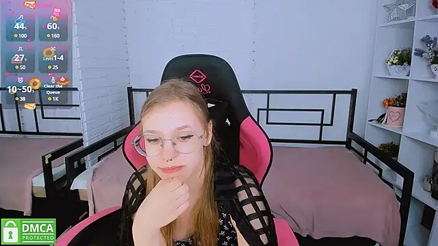 LayriantaVee online show from 03-11-25, 07:15