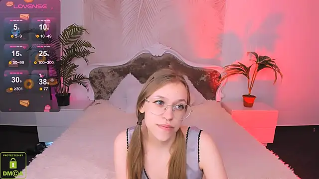 LayriantaVee online show from 03-23-25, 06:58