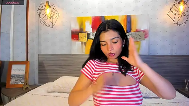 Snapshot of Candys_victoria chatting on 02-05-25, 06:13 Candys victoria online show from 02-05-25, 06:13