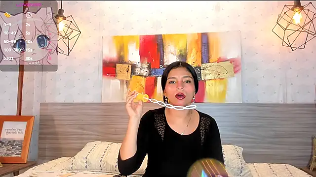 Snapshot of Candys_victoria chatting on 03-07-25, 06:13 Candys victoria online show from 03-07-25, 06:13