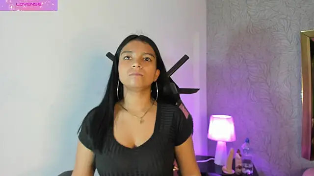 Snapshot of Candys_victoria chatting on 09-16-25, 04:02 Candys victoria online show from 09-16-25, 04:02