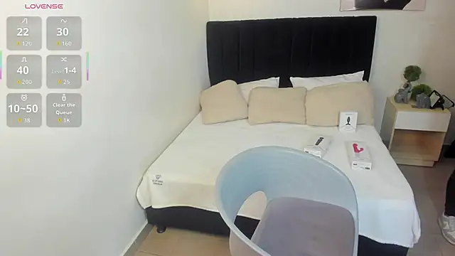 Snapshot of Scarlett__bell chatting on 10-16-25, 01:34 Scarlett bell online show from 10-16-25, 01:34