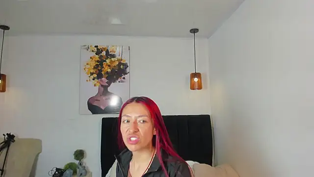 Snapshot of Scarlett__bell chatting on 10-24-25, 01:18 Scarlett bell online show from 10-24-25, 01:18