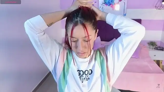 Snapshot of Scarlett__bell chatting on 11-24-25, 01:22 Scarlett bell online show from 11-24-25, 01:22